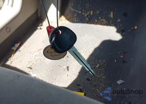 2008 Kia Spectra Ex z USA, uszkodzony, nr VIN KNAFE122285583327